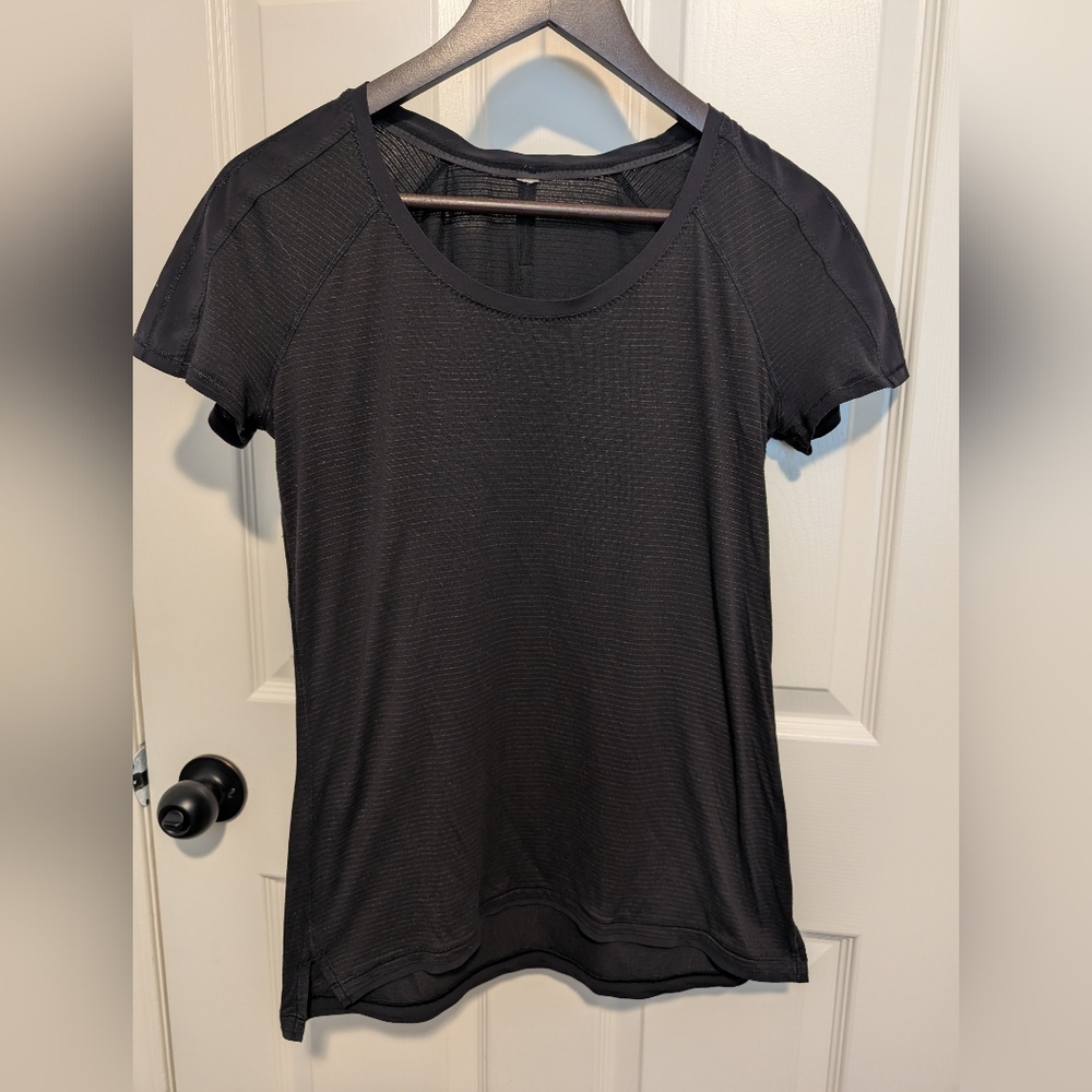Lululemon T-shirt